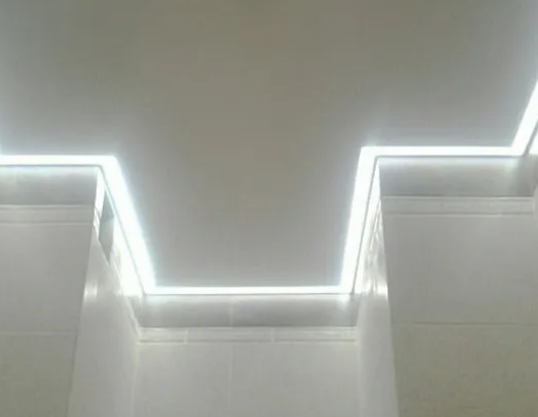 Натяжной потолок с подсветкой по периметру, 14 кв.м