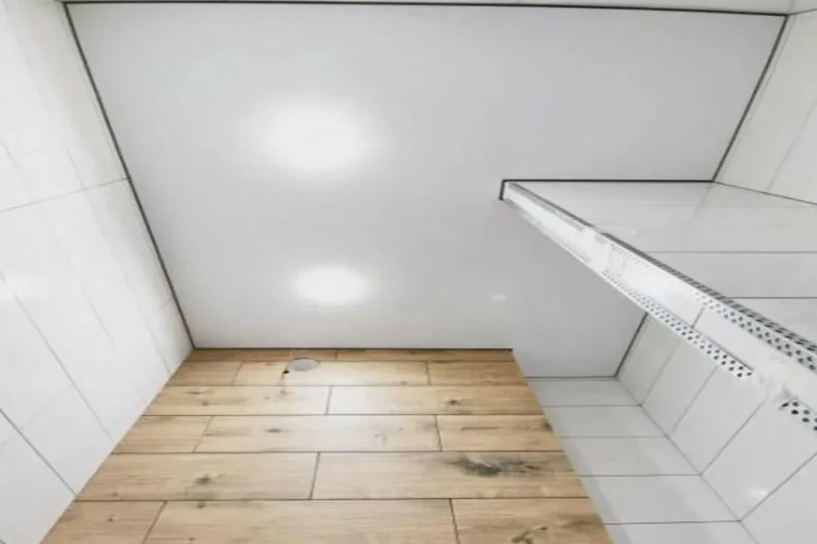 Натяжные потолки для ванной