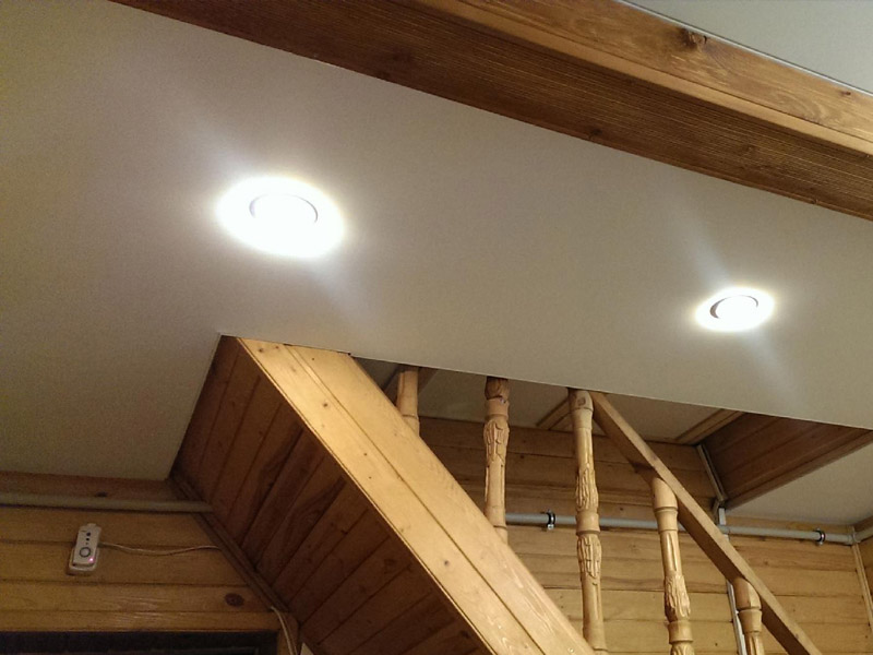 Натяжные потолки для дачи