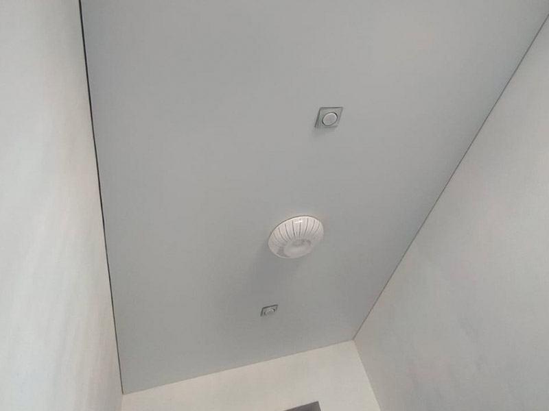 Натяжные потолки для однокомнатной квартиры