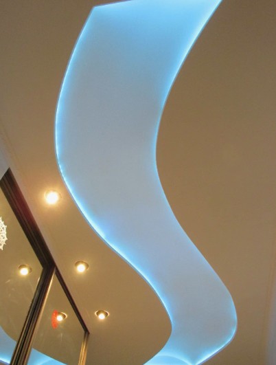 Волновые натяжные потолки