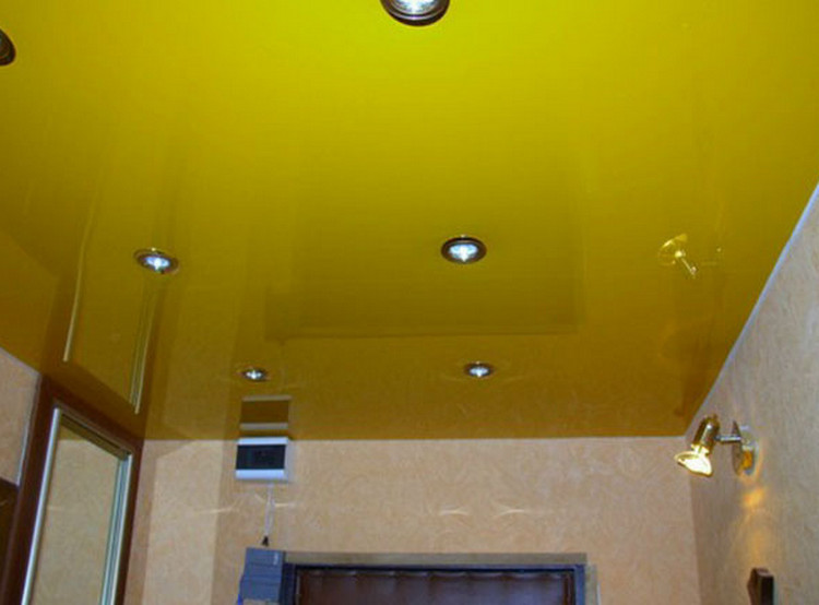 Желтые натяжные потолки