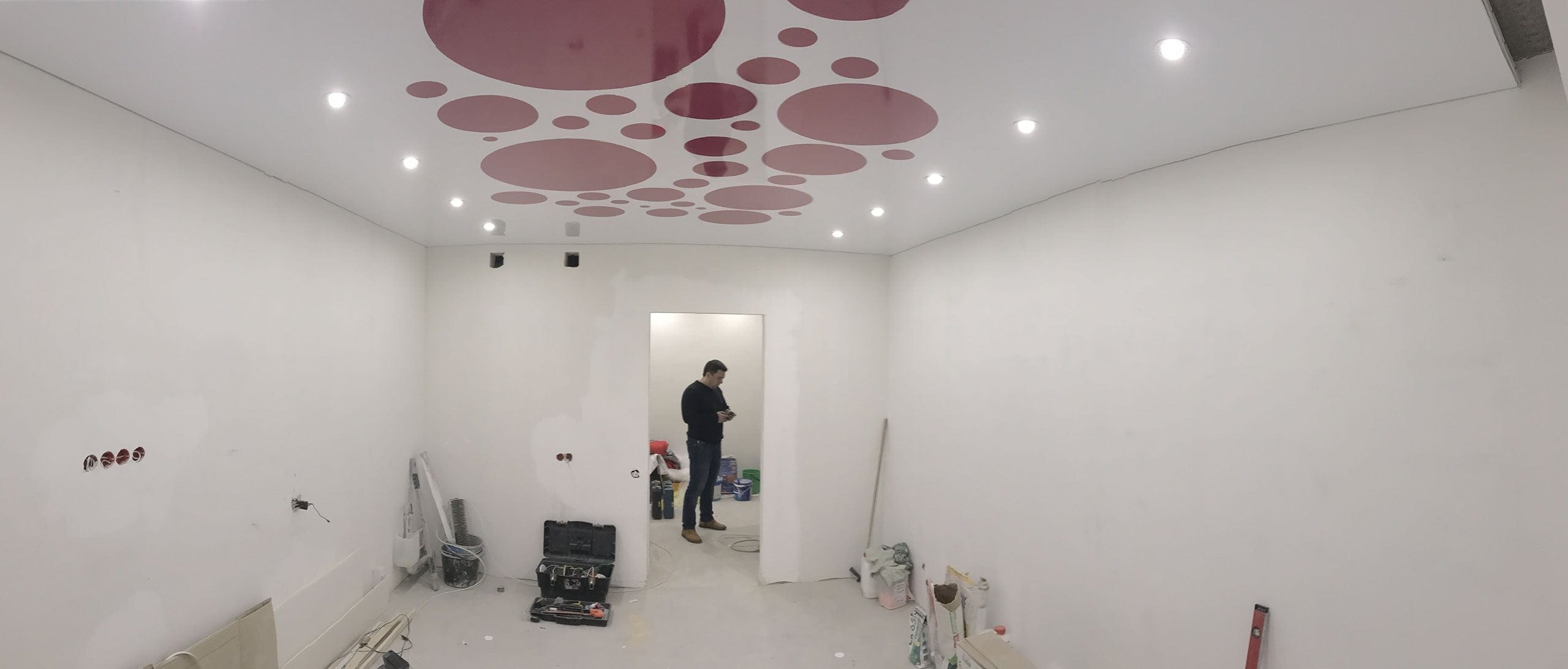 ​Глянцевый натяжной с фотопечатью 17,5 м2