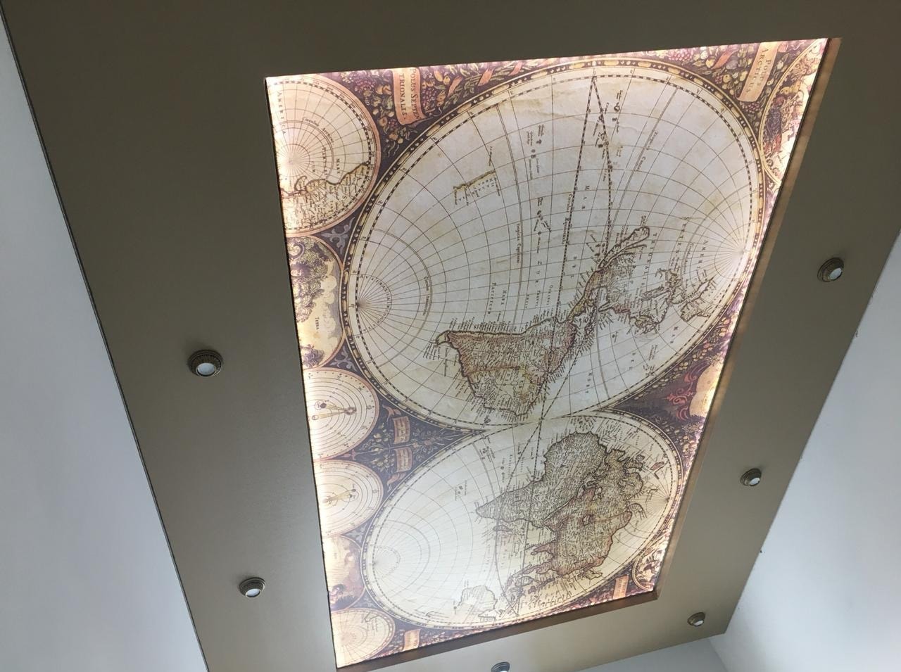 Натяжной потолок с фотопечатью с подсветкой, 10 м2