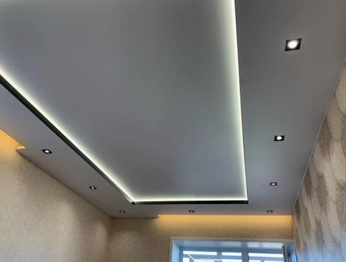 Теневой потолок с подсветкой, 14 кв.м