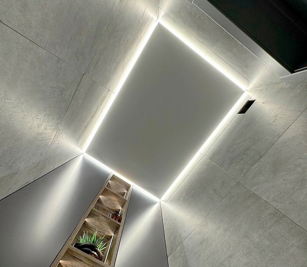 Натяжной потолок  с подсветкой, 10 м2